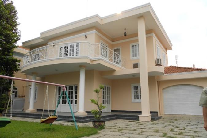 Biệt thự hiện đại nằm trong khu compound quận 2 cho thuê