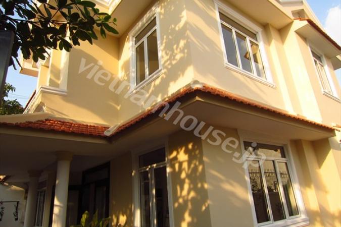 Nice villa in Xuan Thuy compound, Thao Dien area