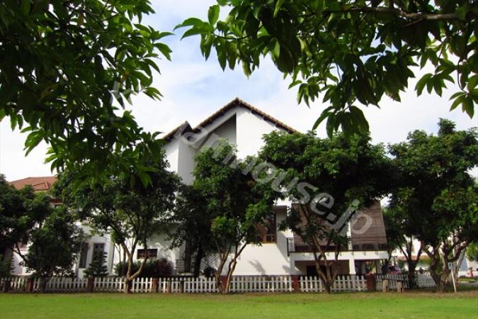 Biệt thự nằm trong khu compound ở Bình An, Quận 2