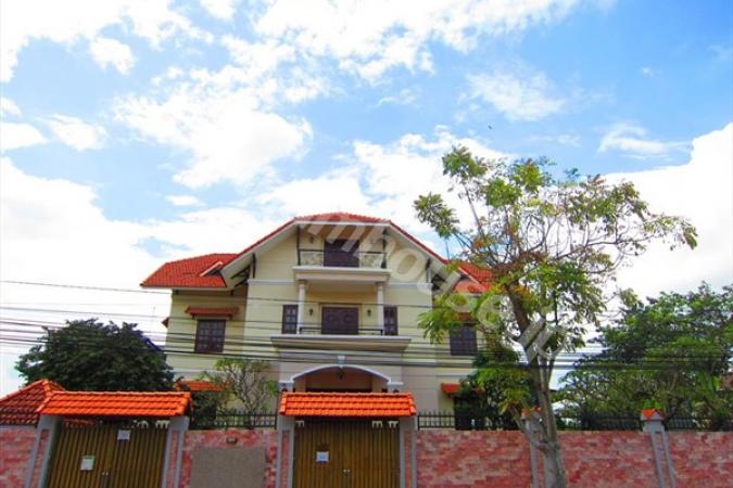 Nice Villa with small garden in Dist.2