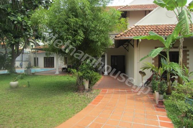 Peaceful garden villa in Thao Dien